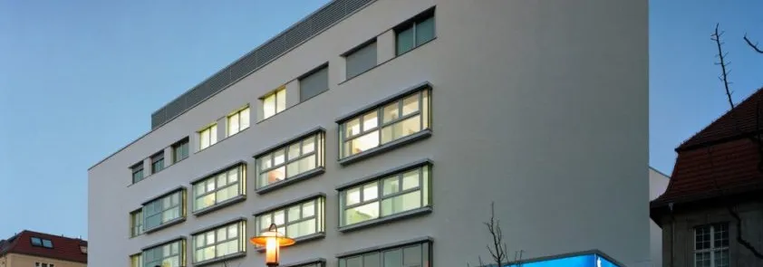 Sana-Klinikum-Lichtenberg-Ansicht-01-842x661